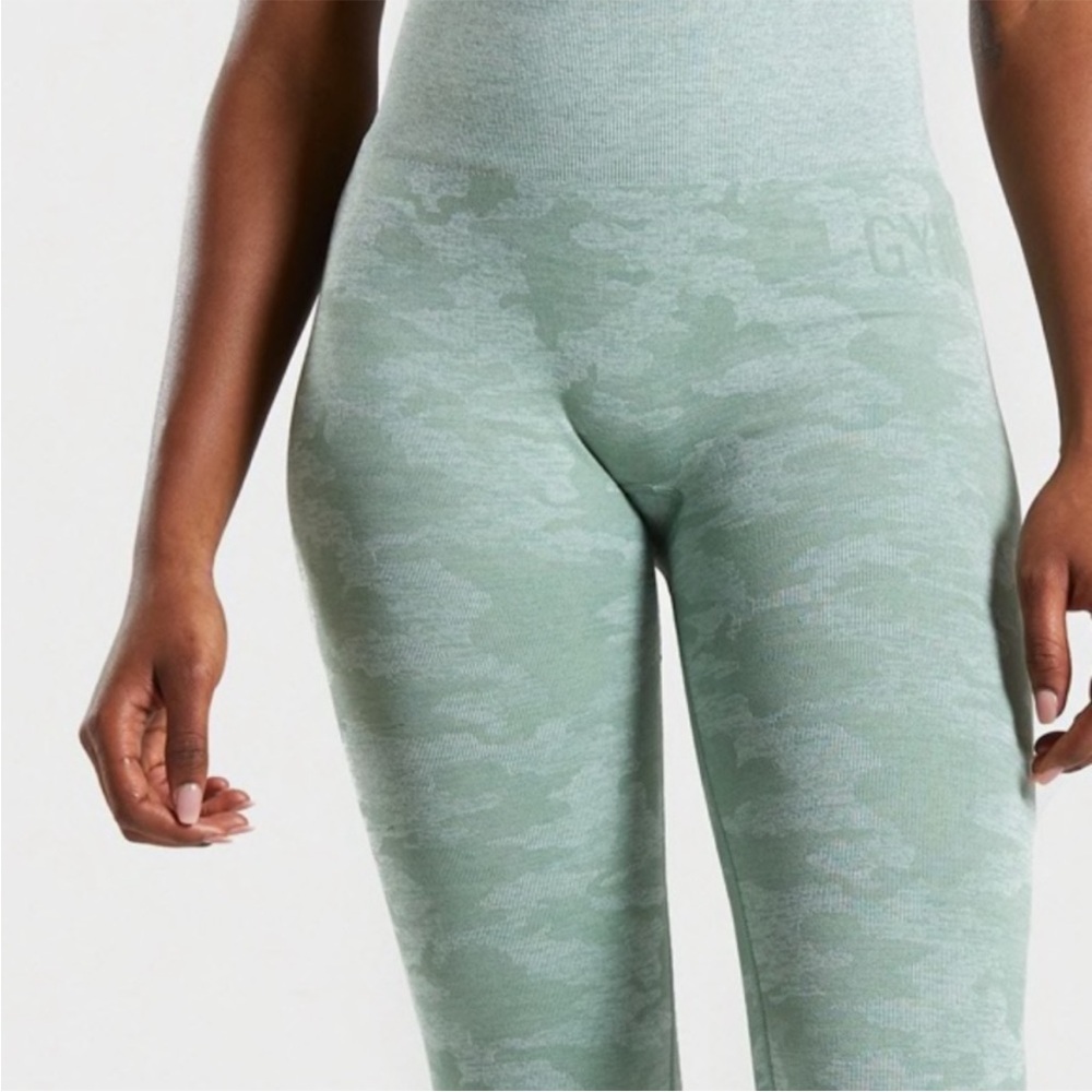 Cinched Gymshark Green Camo Leggings - Picture 2 of 8